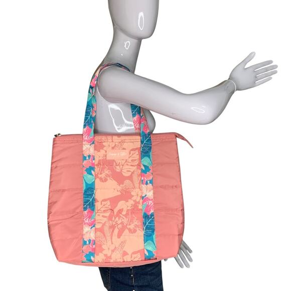 Emma & Chloe NWOT Quilted Totes Pink with Floral Print Straps Zipper Closure - Picture 1 of 8